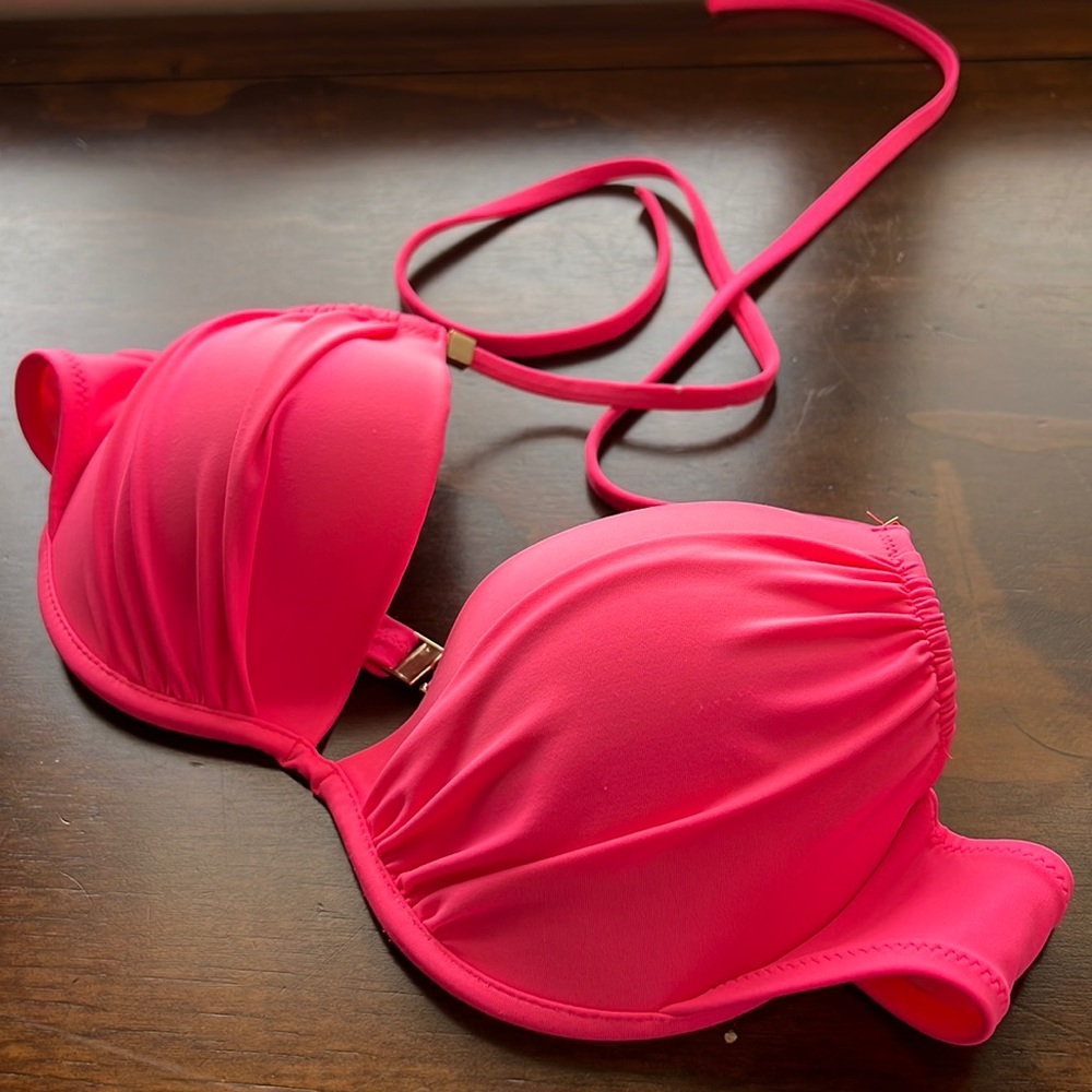 Victoria’s Secret bikini top